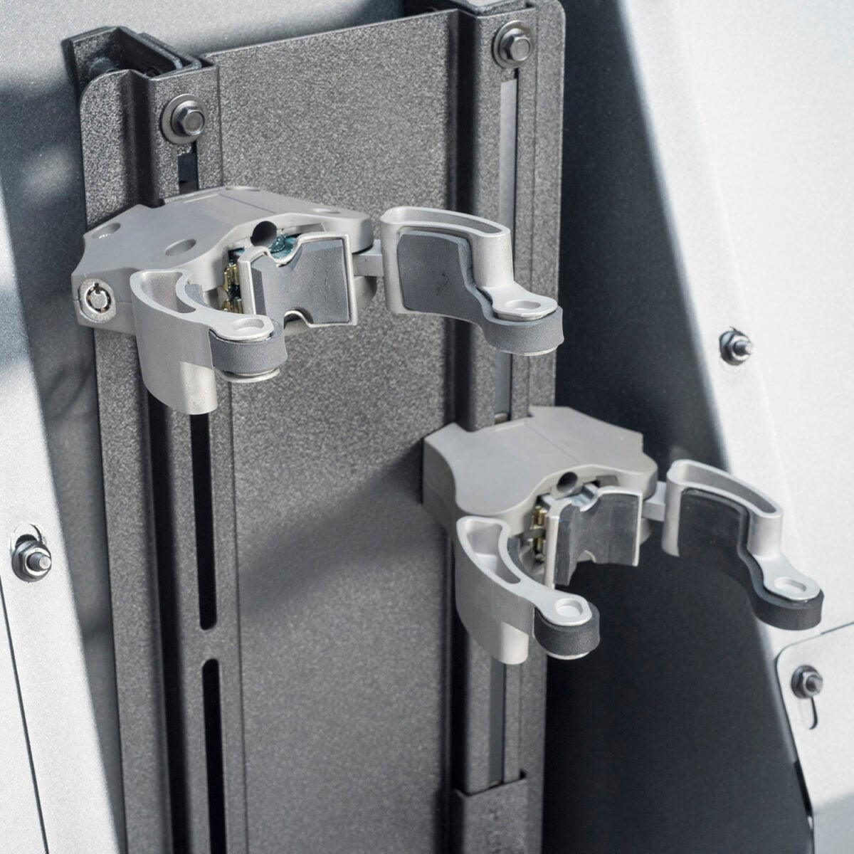 Load Lock Rachet Gun Rack One-handed Access | X-Lock Vehicle Partition-Mount Gun Rack